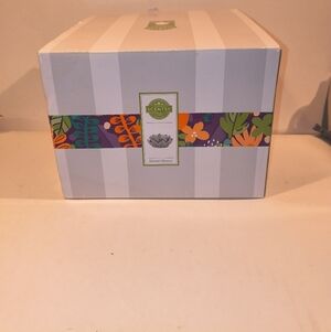 NIB Scentsy Desert Bloom Warmer